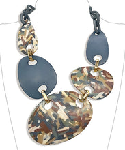 Load image into Gallery viewer, Acetate Link Statement Necklace