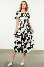 Load image into Gallery viewer, Short Sleeve Tiered Print Dress