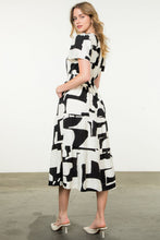 Load image into Gallery viewer, Short Sleeve Tiered Print Dress
