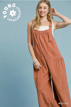 Load image into Gallery viewer, Sleeveless Silhouette Jumpsuit
