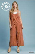 Load image into Gallery viewer, Sleeveless Silhouette Jumpsuit