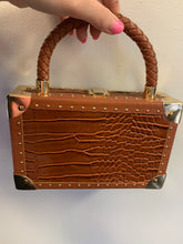 Load image into Gallery viewer, Metal Frame Purse