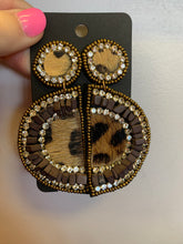 Load image into Gallery viewer, Seed Bead &amp; Crystal Wedge Earring