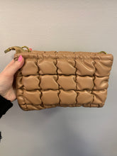 Load image into Gallery viewer, Quilted Clutch