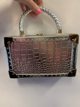 Load image into Gallery viewer, Metal Frame Purse