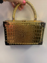 Load image into Gallery viewer, Metal Frame Purse