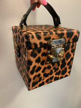 Load image into Gallery viewer, Leopard Box Purse