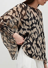 Load image into Gallery viewer, Smocked Cuff Blouse