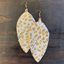 Load image into Gallery viewer, Leather Feather Earring