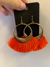 Load image into Gallery viewer, Fan Tassel Circle Earrings