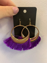 Load image into Gallery viewer, Fan Tassel Circle Earrings