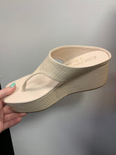Load image into Gallery viewer, Crocodile Wedge Flip Flop